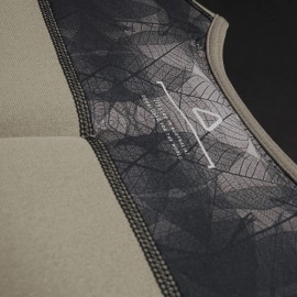 Follow Affiliate Comp Wake Vest in Bone