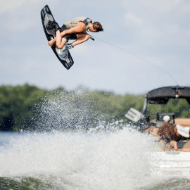 Follow Affiliate Comp Wake Vest in Bone