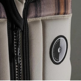 Follow Rarity Comp Wake Vest in Cream