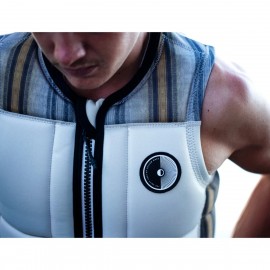 Follow Rarity Comp Wake Vest in Cream