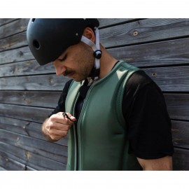 Follow Vid Comp Wake Vest in Forest Green